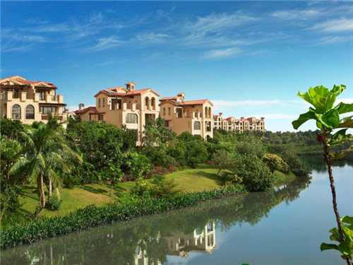 为什么大气层里会有云朵（大气层在云的上面还是下面）